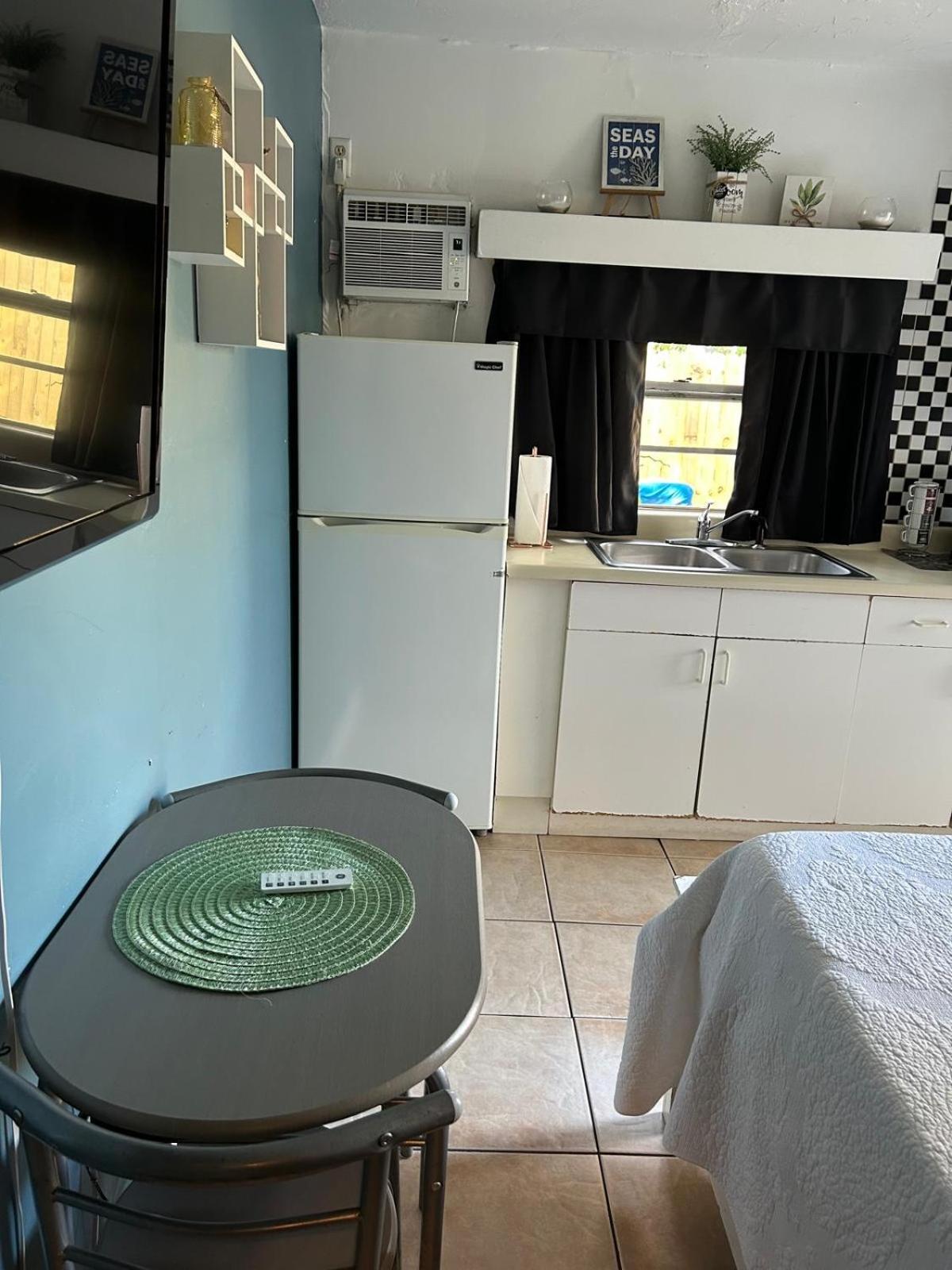 Mini Studio: 10 Min/Siesta Key/Private Entrance/ Сарасота Екстериор снимка